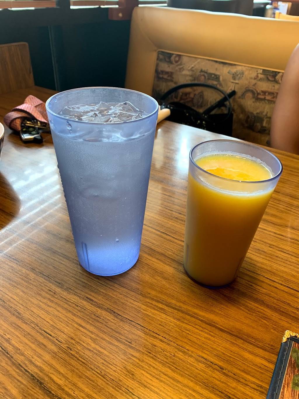 Jebs Blueberry Hill | restaurant | 2147 E Prosperity Ave, Tulare, CA 93274, USA | 5596866899 OR +1 559-686-6899