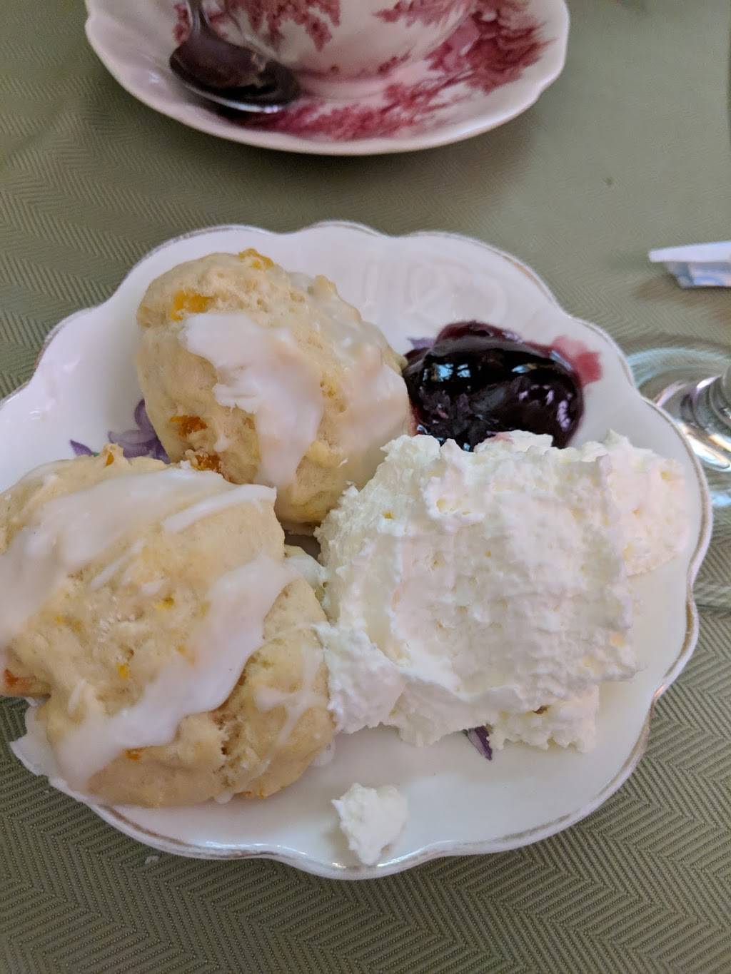 Miss Mollys Tea Room and Gift Shop | cafe | 140 W Washington St, Medina, OH 44256, USA | 3307256830 OR +1 330-725-6830