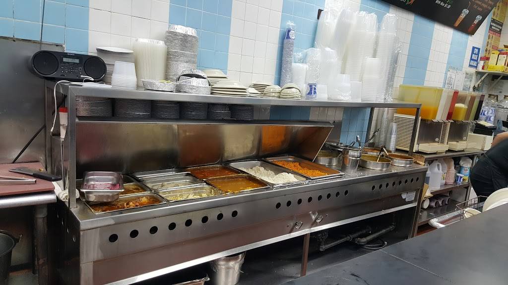 La Isla Cuchifritos | restaurant | 6 Graham Ave, Brooklyn, NY 11206, USA | 7183884666 OR +1 718-388-4666