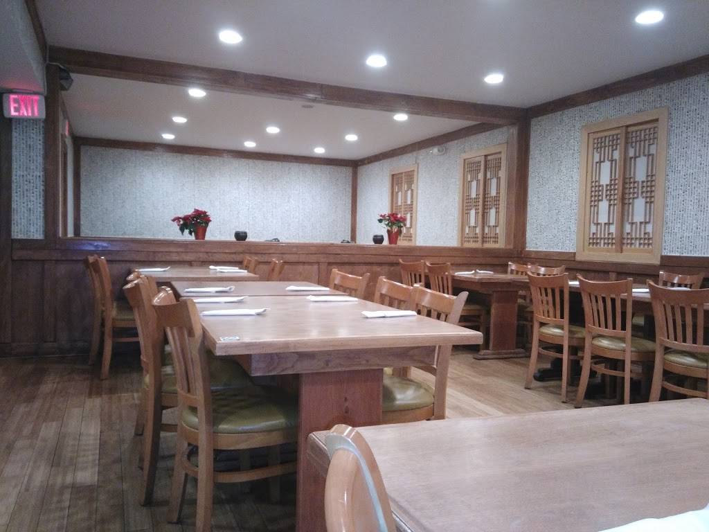 Lighthouse Tofu & BBQ | restaurant | 4121 Chatelain Rd, Annandale, VA 22003, USA | 7033333436 OR +1 703-333-3436