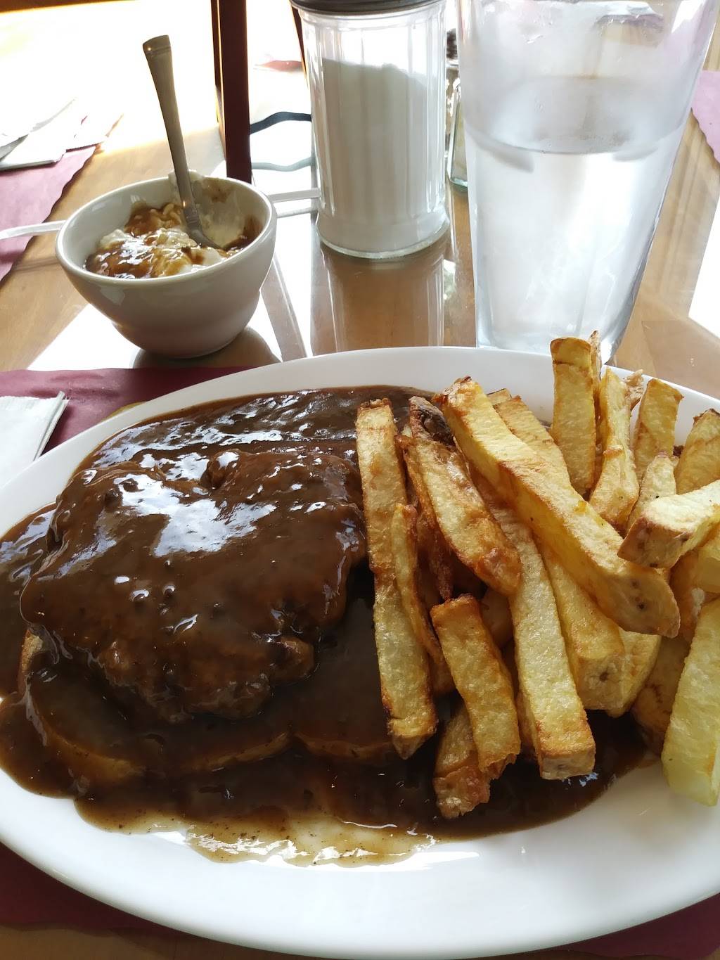 Rutland Airport The Hangar Cafe | restaurant | 1002 Airport Rd, North Clarendon, VT 05759, USA | 8027701855 OR +1 802-770-1855