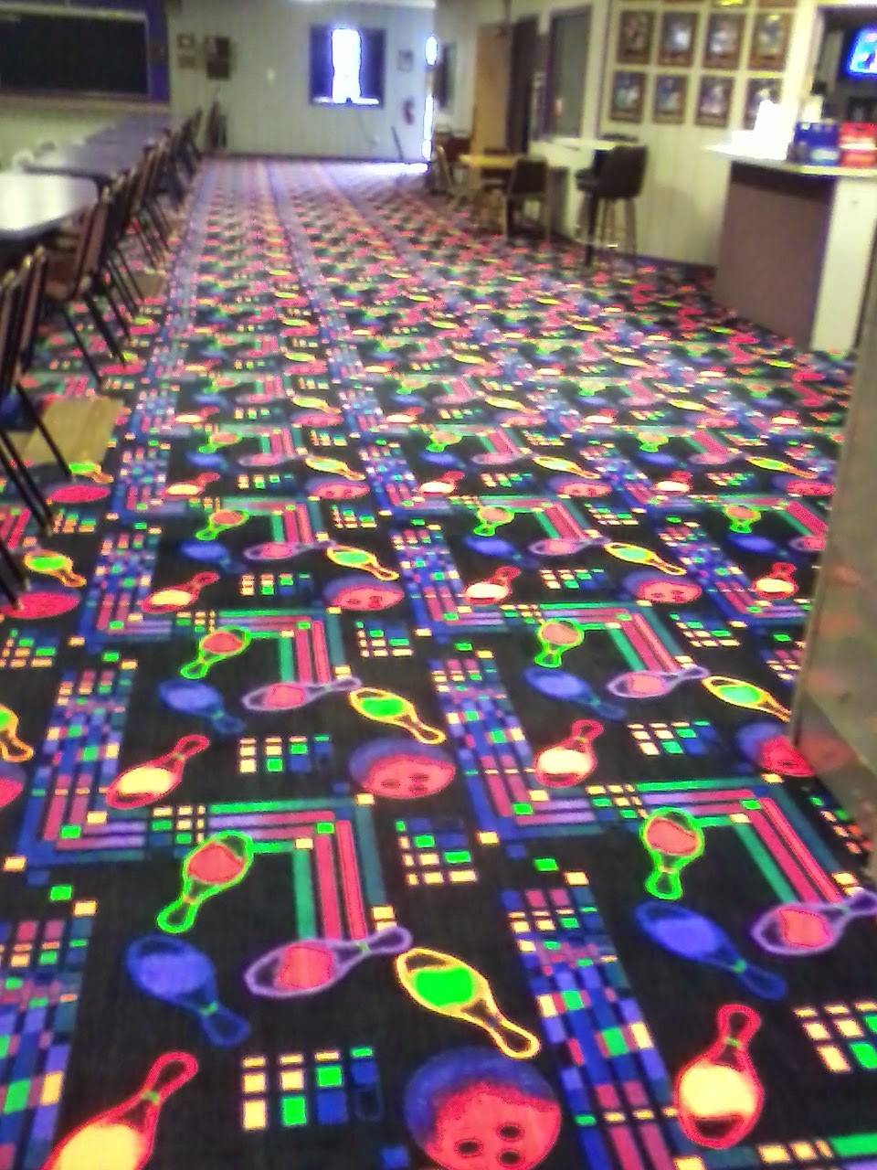 Dodger Bowl Lanes, Lounge, Banquet & Catering, Bowling Pro Shop | night club | 318 King St, Dodgeville, WI 53533, USA | 6089352595 OR +1 608-935-2595