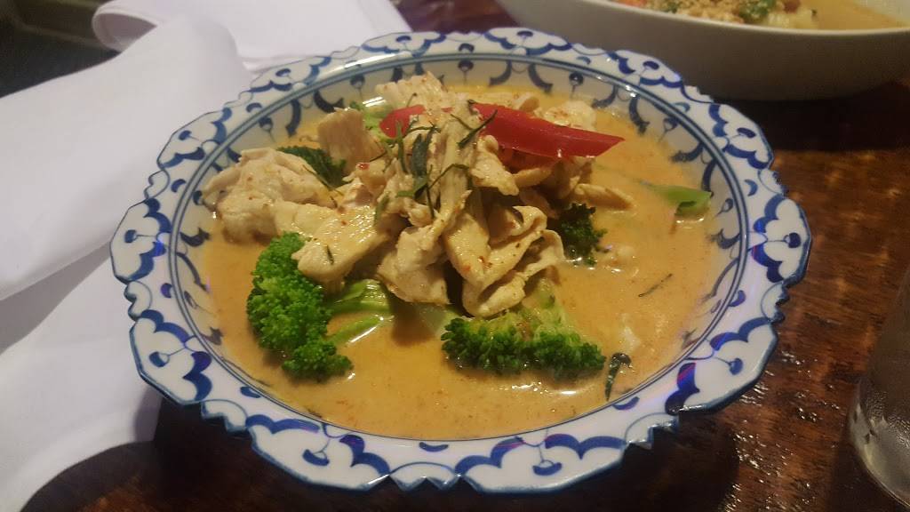 Ruthais Thai Kitchen | restaurant | 3164 Linwood Ave, Cincinnati, OH 45208, USA | 5138717687 OR +1 513-871-7687