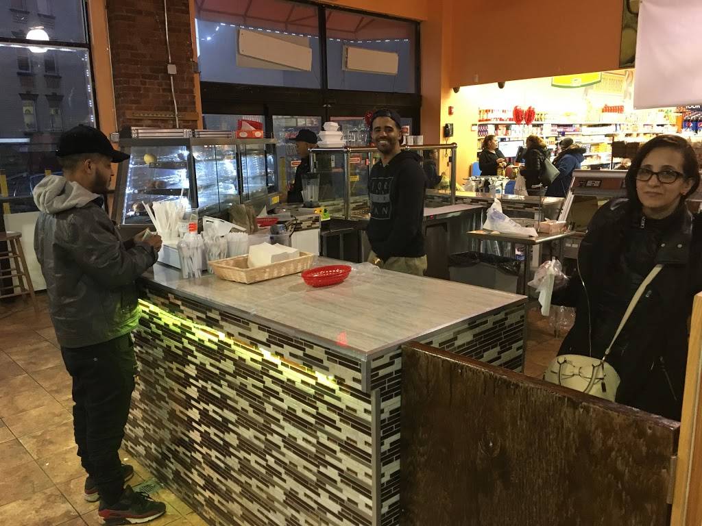 Empanadas Monumental | restaurant | 316 Market St, Paterson, NJ 07501, USA | 9738817111 OR +1 973-881-7111