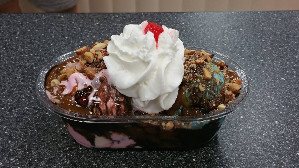 Braums Ice Cream & Burger Restaurant | restaurant | One W Main St, Yukon, OK 73099, USA | 4053543615 OR +1 405-354-3615