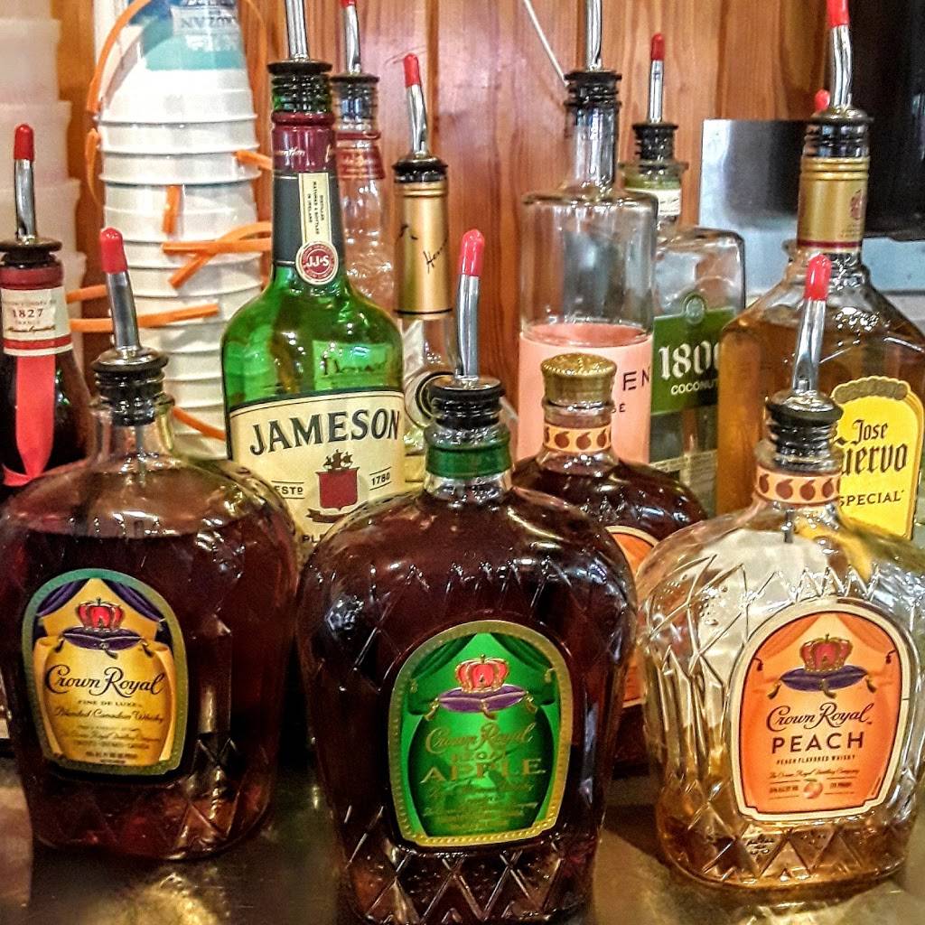 Hurricanes Seafood Grill | restaurant | 203 Sea Mountain Hwy, North Myrtle Beach, SC 29582, USA | 8434913575 OR +1 843-491-3575