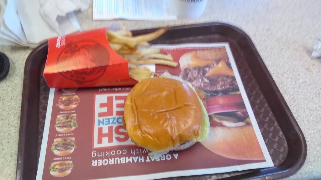 Wendys | restaurant | 525 E Chicago St, Coldwater, MI 49036, USA | 5172786651 OR +1 517-278-6651