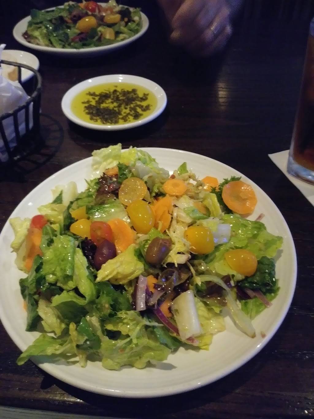 Carrabbas Italian Grill | restaurant | 25665 I-45, The Woodlands, TX 77380, USA | 2813679423 OR +1 281-367-9423