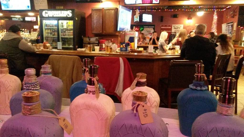 Growlers | restaurant | 2816 Highway Ave, Highland, IN 46322, USA | 2199240245 OR +1 219-924-0245