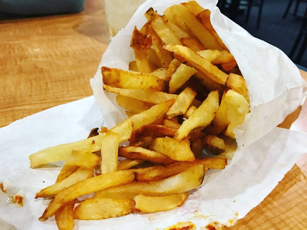 Johnnies Charcoal Broiler | restaurant | 6629 Northwest Expy, Oklahoma City, OK 73132, USA | 4054700177 OR +1 405-470-0177