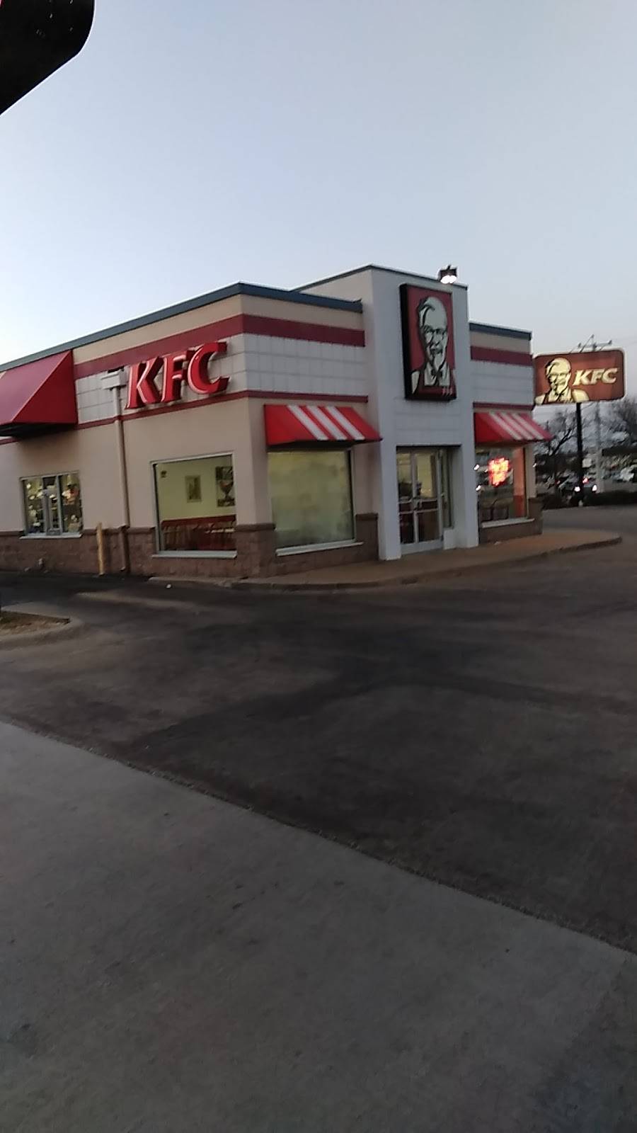 KFC | restaurant | 11333 Garland Rd, Dallas, TX 75218, USA | 2143199296 OR +1 214-319-9296