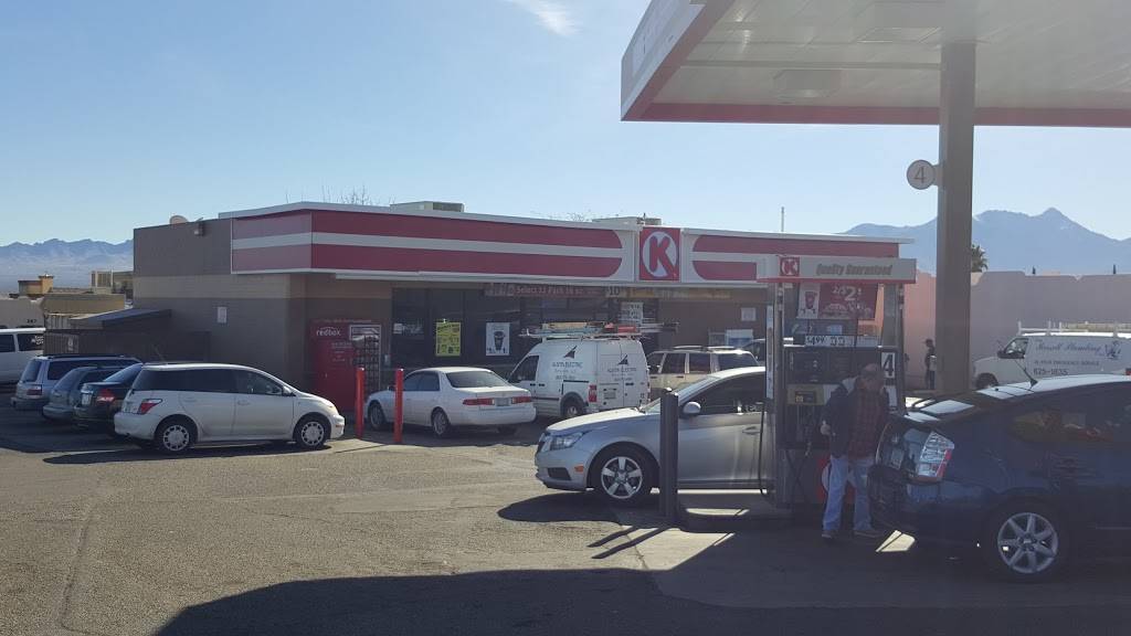 Circle K | meal takeaway | 1990 N La Cañada Dr, Green Valley, AZ 85614, USA | 5206256945 OR +1 520-625-6945