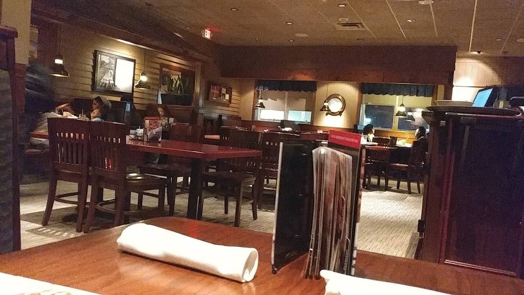 Red Lobster | restaurant | 5051 Auth Way, Camp Springs, MD 20746, USA | 3014233715 OR +1 301-423-3715