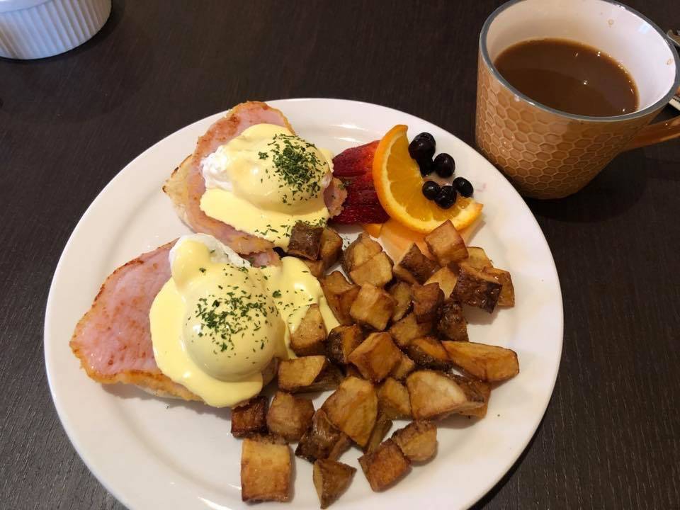 Navarras Eatery | restaurant | 1 Main St S, Uxbridge, ON L9P 1J2, Canada | 9058527669 OR +1 905-852-7669