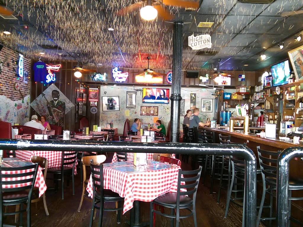 Hueys Downtown | restaurant | 77 S 2nd St, Memphis, TN 38103, USA | 9015272700 OR +1 901-527-2700