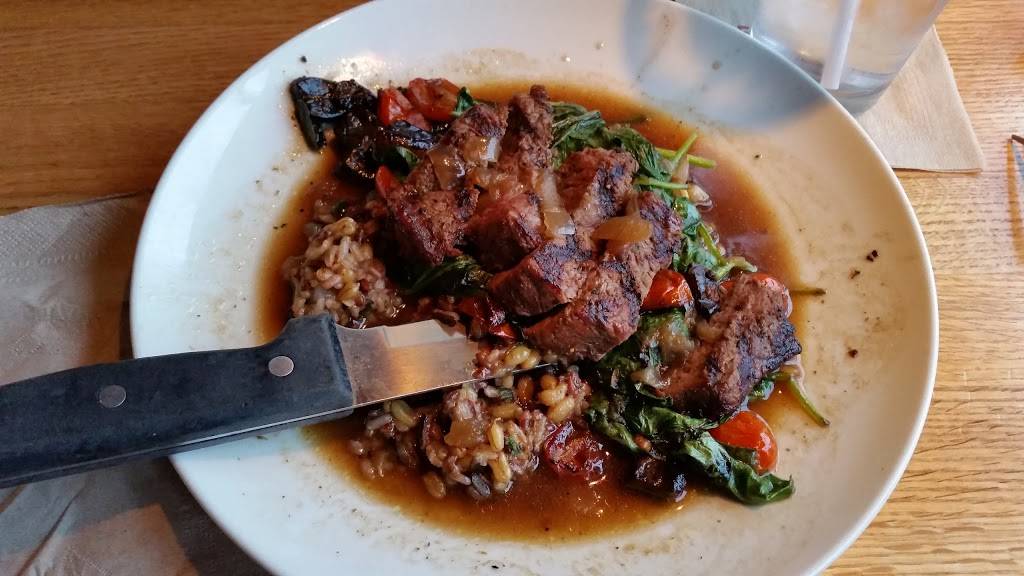 Applebees Grill + Bar | restaurant | 3024 Milton Ave, Janesville, WI 53545, USA | 6087563559 OR +1 608-756-3559