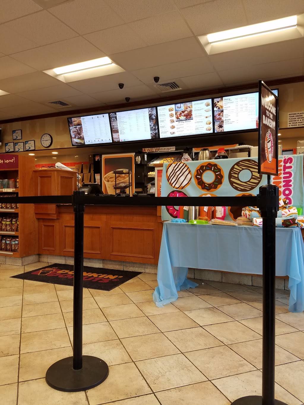 Dunkin | bakery | 76 South St, Hopkinton, MA 01748, USA | 5085441332 OR +1 508-544-1332