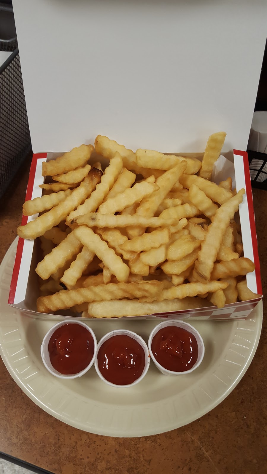 Sorrento Of Arbutus Restaurant | restaurant | 5401 East Dr, Halethorpe, MD 21227, USA | 4102426474 OR +1 410-242-6474