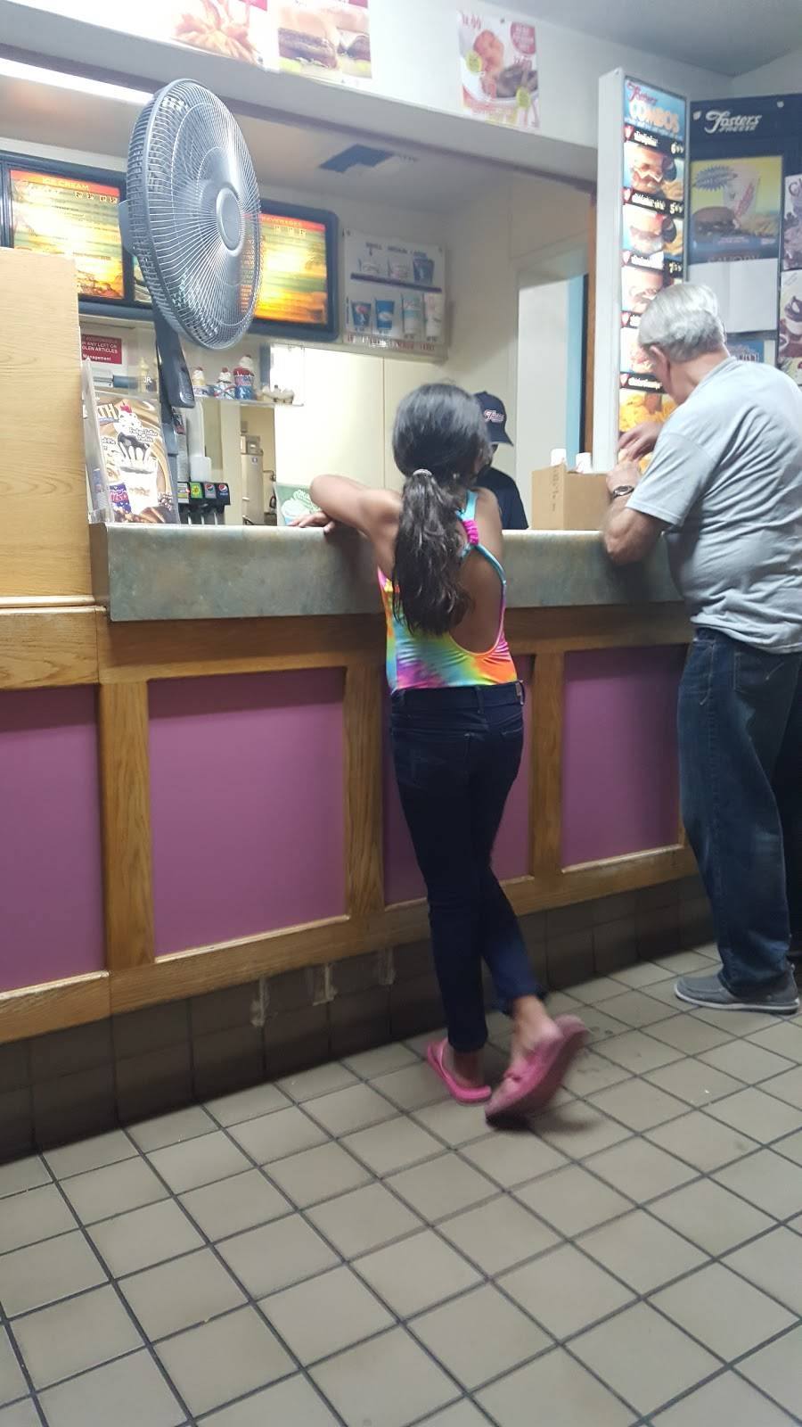 Fosters Freeze | restaurant | 7880 Monterey Rd, Gilroy, CA 95020, USA | 4088424519 OR +1 408-842-4519