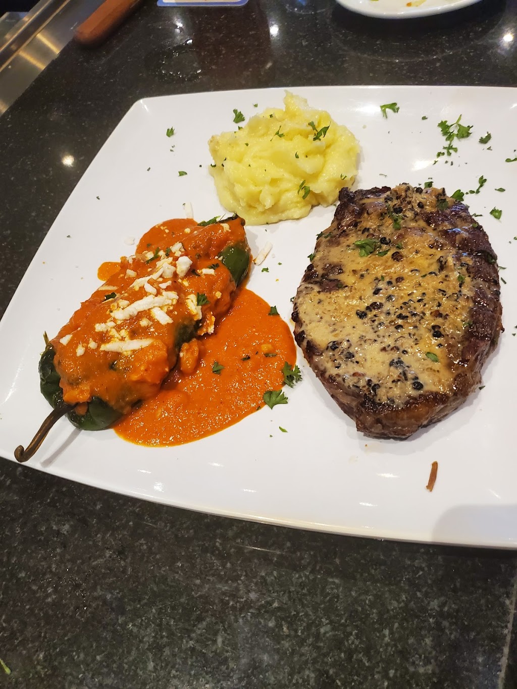 West Coast Kitchen and Tap House | restaurant | 2050-B Westminster Mall, Westminster, CA 92683, USA | 6575522021 OR +1 657-552-2021