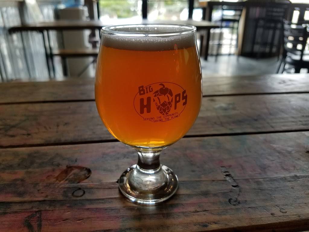 Big Hops | restaurant | 11224 Huebner Rd #204, San Antonio, TX 78230, USA | 2108779663 OR +1 210-877-9663