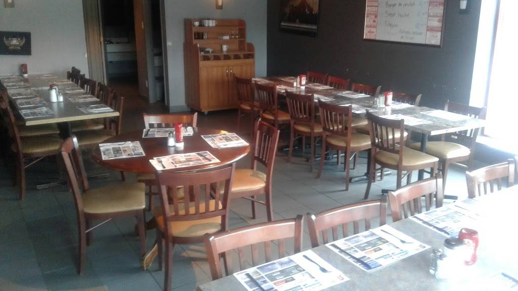 Restaurant lOasis | restaurant | 290 QC-108, Courcelles, QC G0M 1C0, Canada | 4184835651 OR +1 418-483-5651