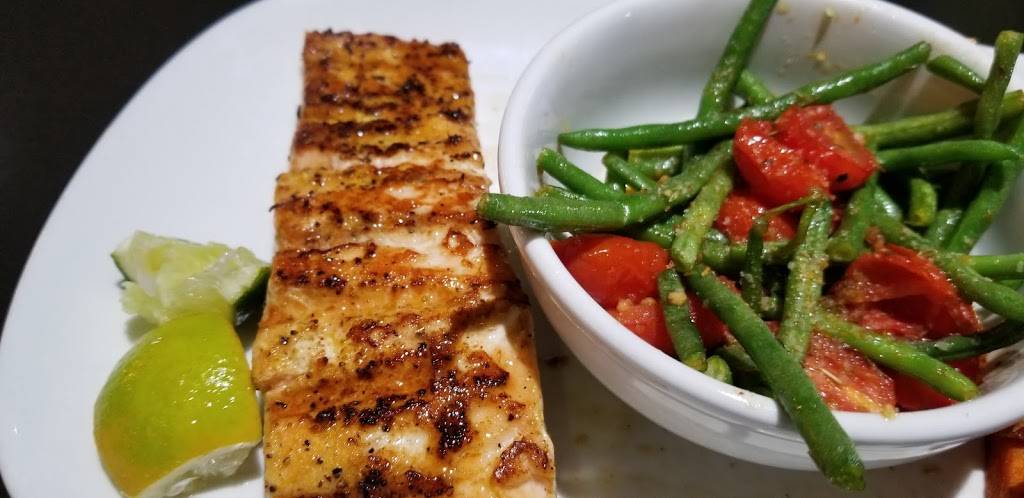 Bombshells | restaurant | 7501 N Stemmons Fwy, Dallas, TX 75247, USA | 2142672662 OR +1 214-267-2662