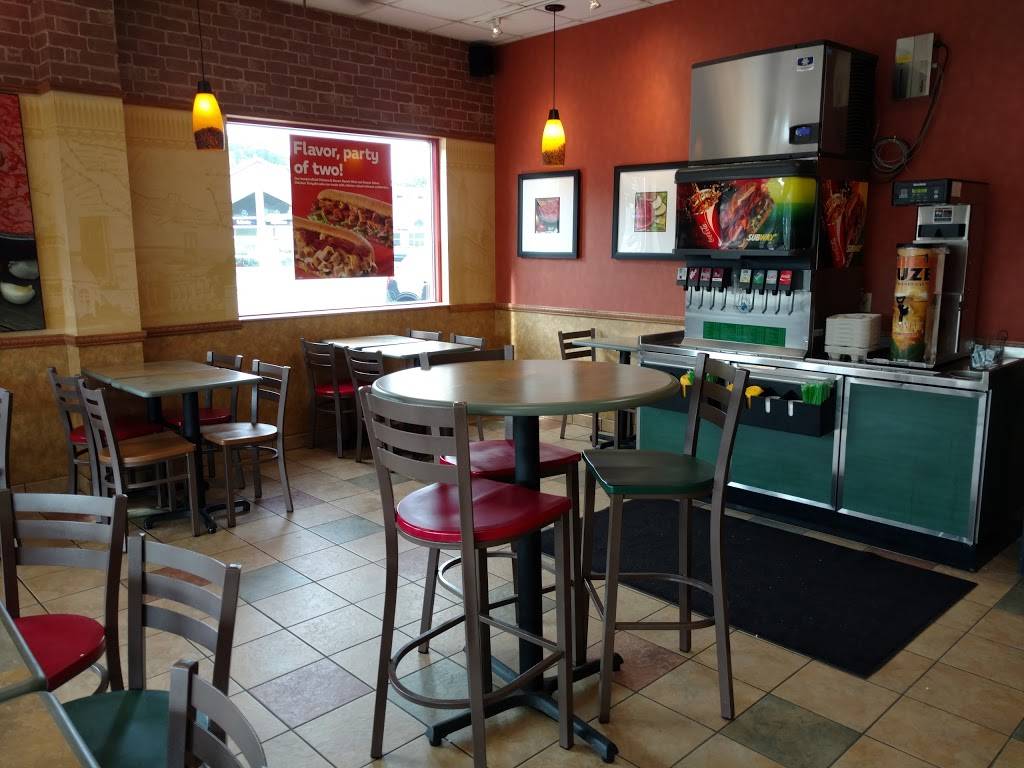 Subway | restaurant | 809 Short St, Decorah, IA 52101, USA | 5633825666 OR +1 563-382-5666