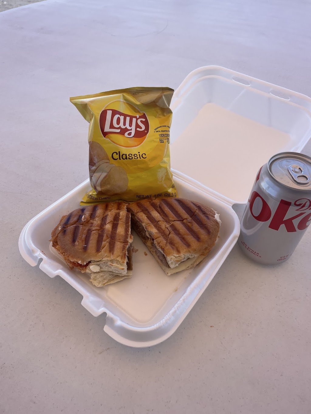 357 Magnum Hot Dog Shack | restaurant | 960 W Main St, Quartzsite, AZ 85346, USA | 5098682430 OR +1 509-868-2430