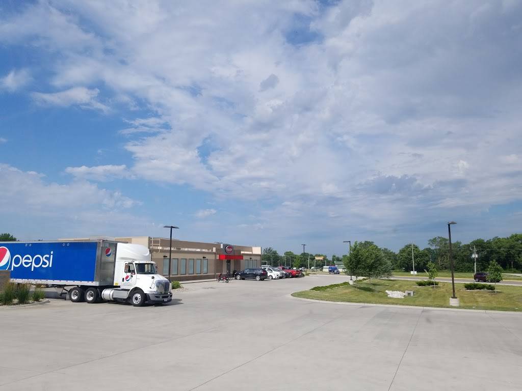 Kum & Go | meal takeaway | 4960 E Broadway Ave, Des Moines, IA 50317, USA | 5152621765 OR +1 515-262-1765