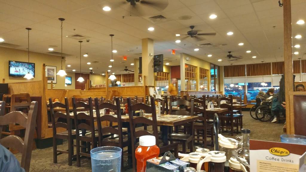 Chips Family Restaurant | restaurant | 525 Tunxis Hill Cut Off, Fairfield, CT 06825, USA | 2033323370 OR +1 203-332-3370