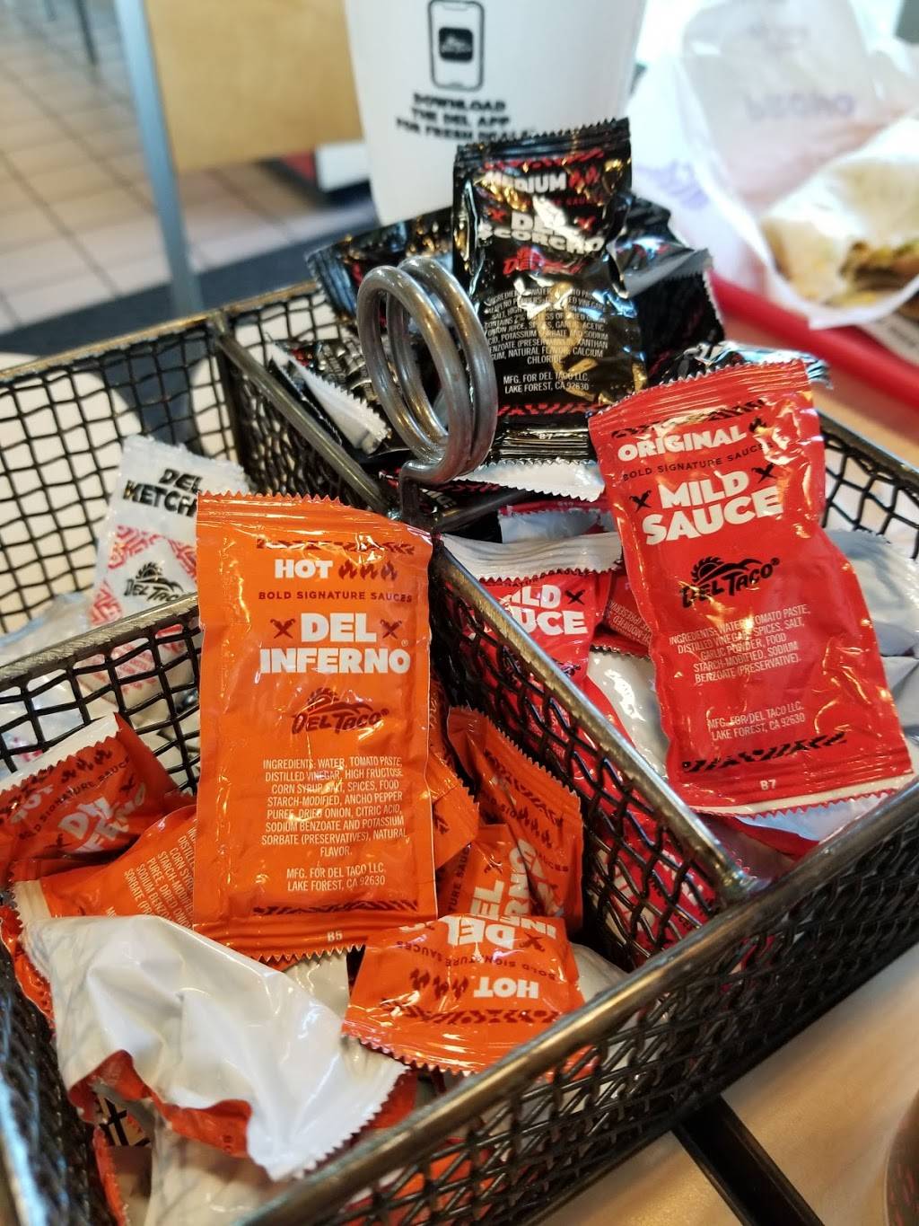 Del Taco | meal takeaway | 2913 S 23rd Ave, Greeley, CO 80631, USA | 9703303808 OR +1 970-330-3808