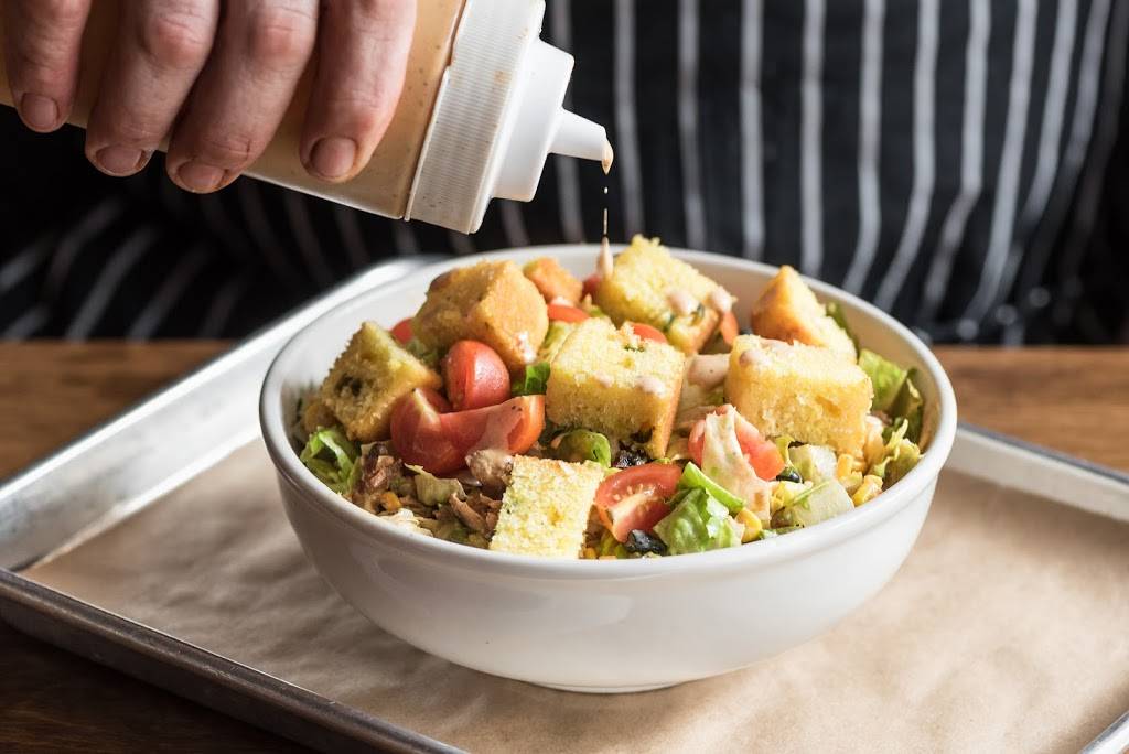 Wrigley BBQ | restaurant | 3555 North Broadway, Chicago, IL 60657, USA | 7734721227 OR +1 773-472-1227