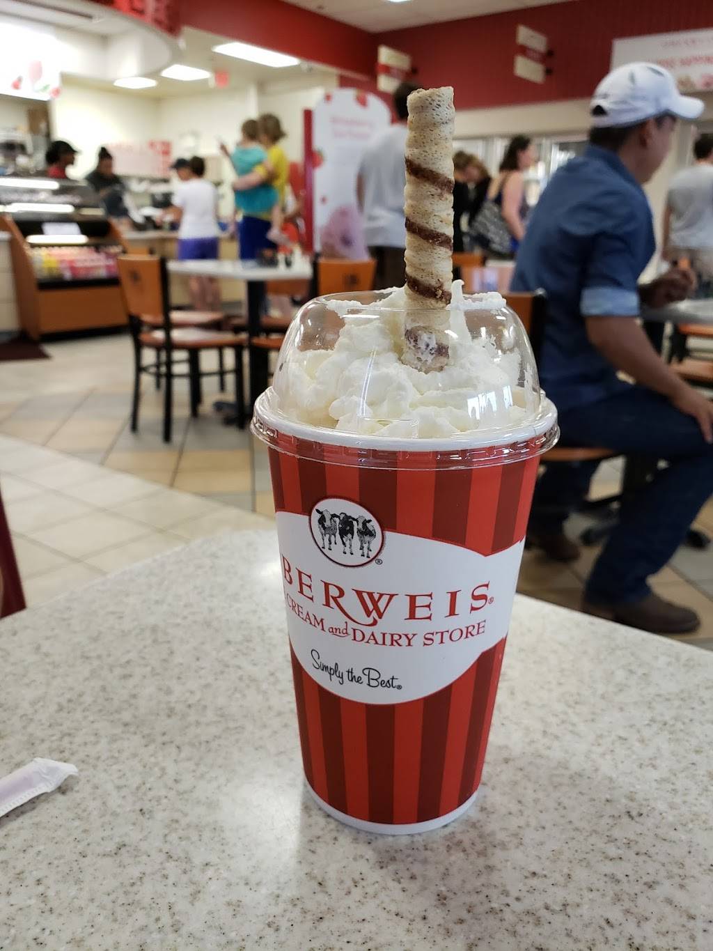 Oberweis Ice Cream and Dairy Store | restaurant | 5572 Grand Ave Suite 1, Gurnee, IL 60031, USA | 8474063000 OR +1 847-406-3000