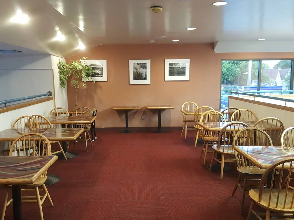 Fosters Freeze | restaurant | 815 S Main St, Salinas, CA 93901, USA | 8317586950 OR +1 831-758-6950