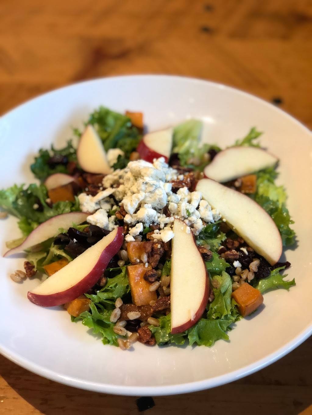 The Howe Daily Kitchen & Bar | restaurant | 3675 Minnehaha Ave South, Minneapolis, MN 55406, USA | 6127293663 OR +1 612-729-3663