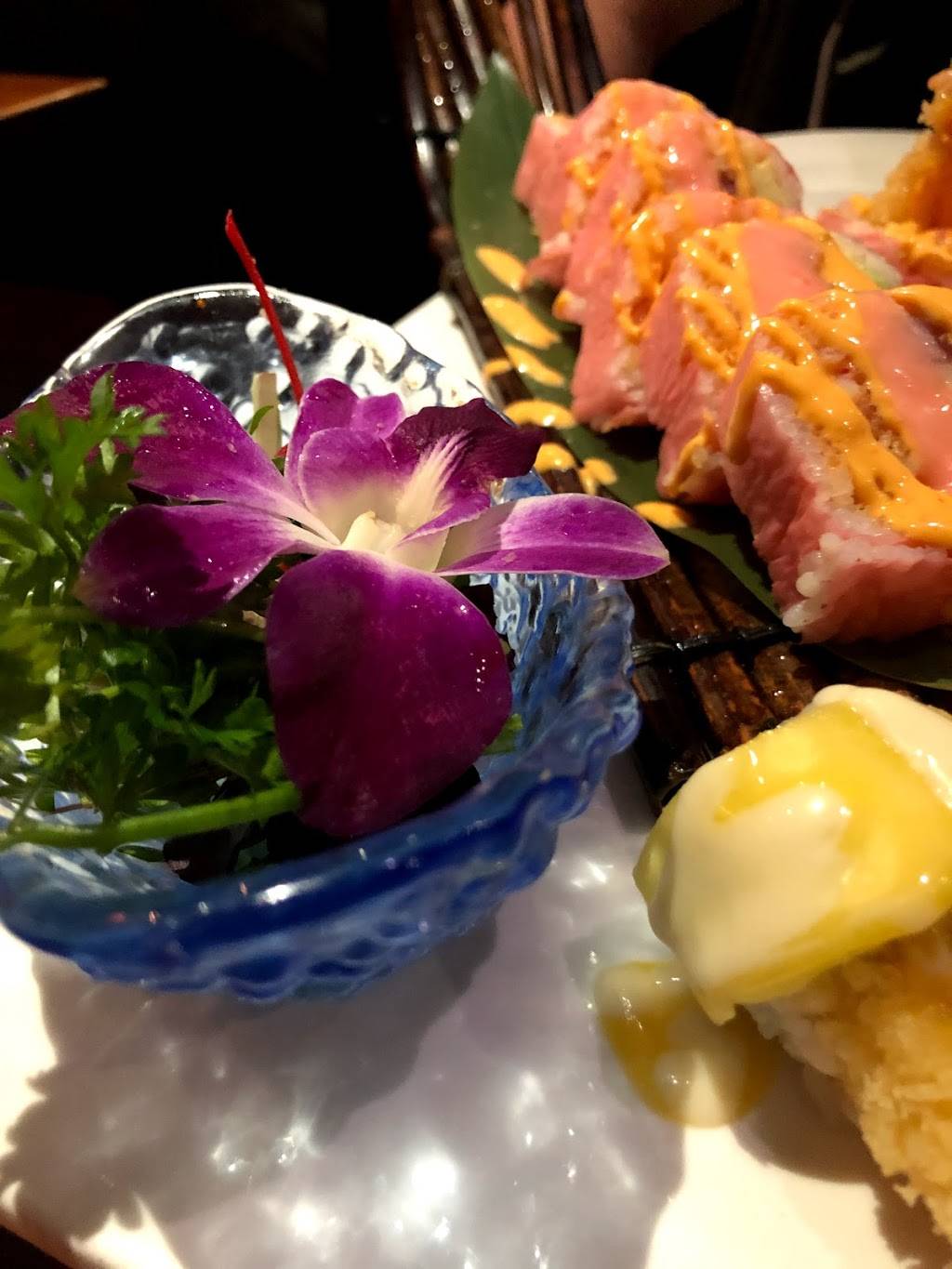 Crazy Sushi | restaurant | 1837 Chestnut St, Philadelphia, PA 19103, USA | 2159880398 OR +1 215-988-0398