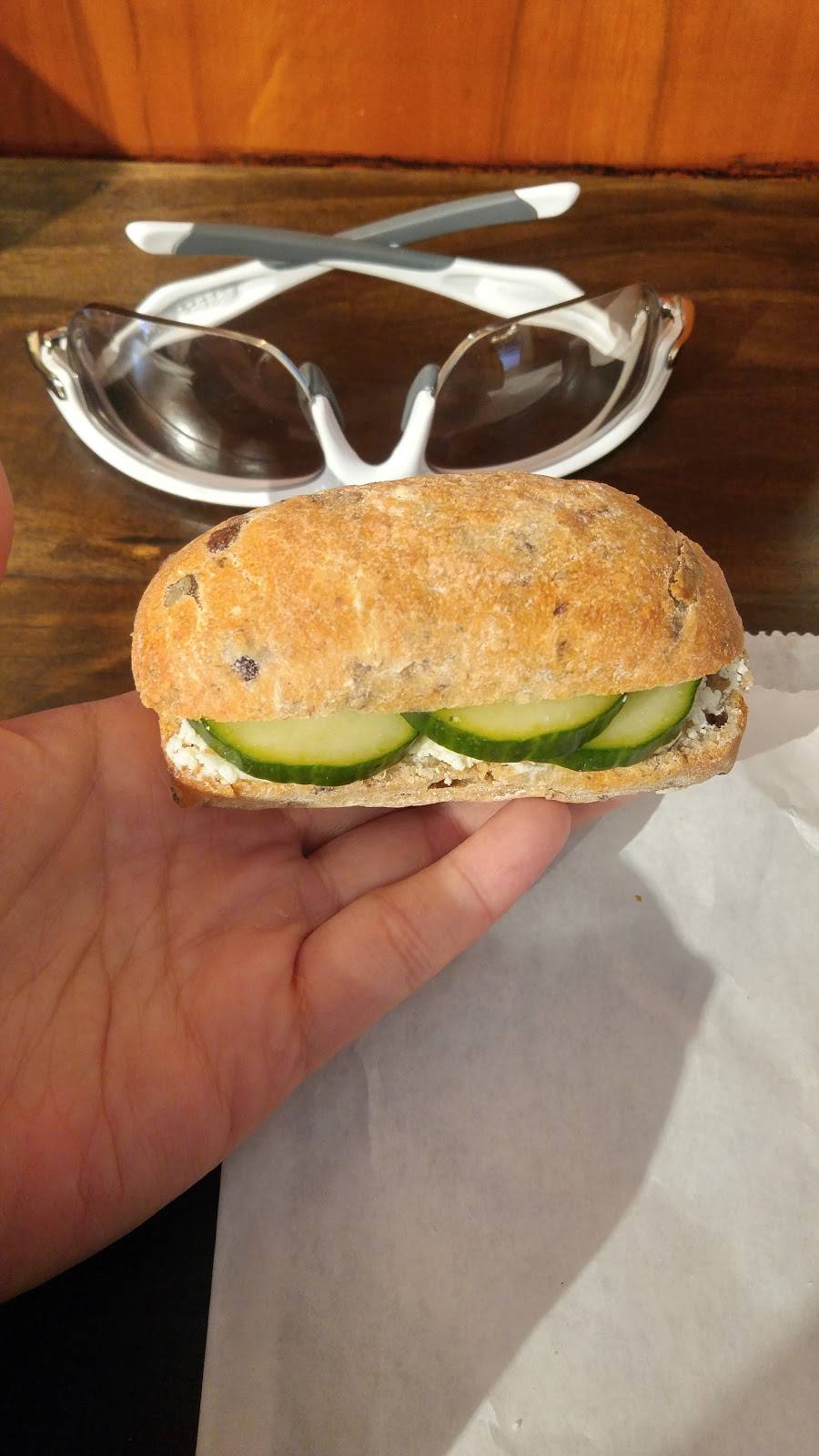 Le Petit Parisien | restaurant | 251 E 53rd St, New York, NY 10022, USA | 9173883039 OR +1 917-388-3039