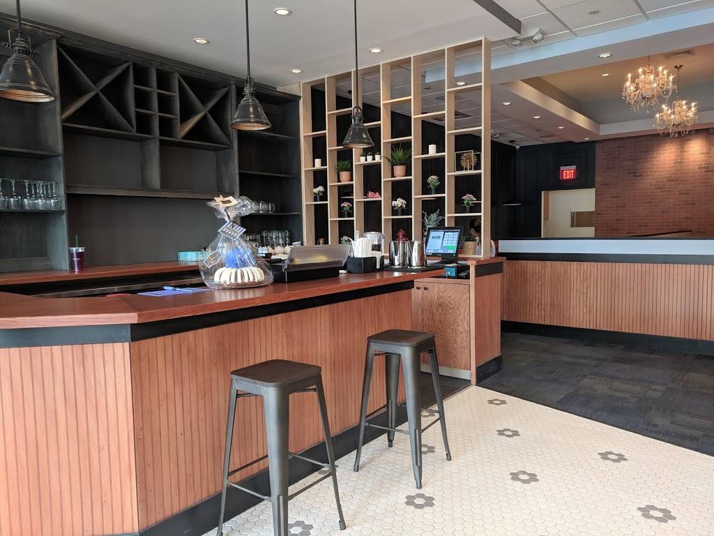 Finn Thai Restaurant & Bar | restaurant | 1466 North Point Village Center, Reston, VA 20194, USA | 5713130602 OR +1 571-313-0602