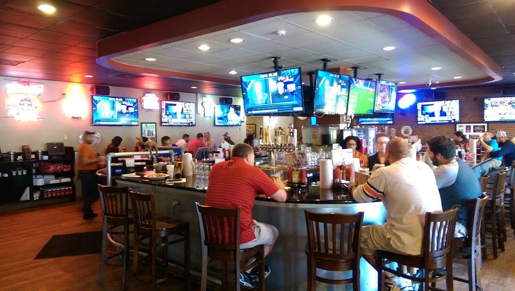 Pluckers Wing Bar | restaurant | 1400 Shepherd Dr, Houston, TX 77007, USA | 7138649464 OR +1 713-864-9464