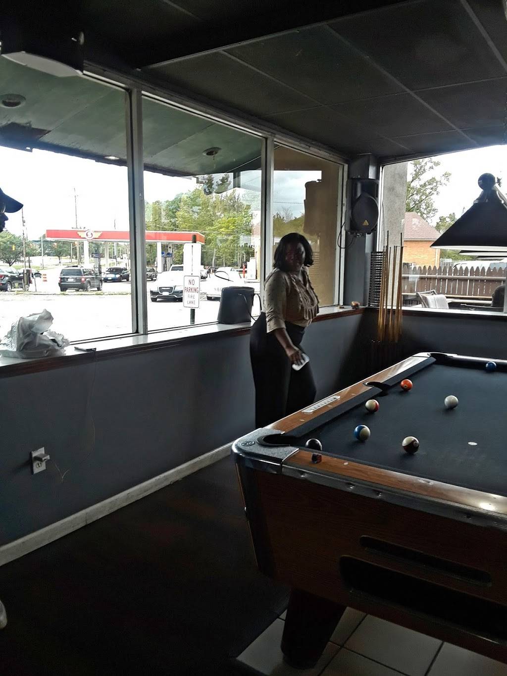 Floods Urban Seafood Lounge | restaurant | 4353 Northfield Rd, Warrensville Heights, OH 44128, USA | 2167145989 OR +1 216-714-5989