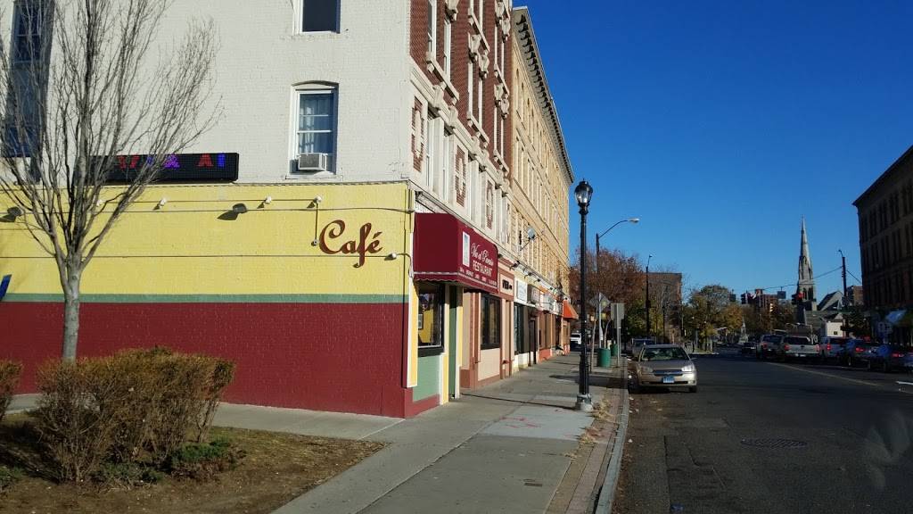 Via Al Paraiso | restaurant | 384 W Main St, Waterbury, CT 06702, USA | 2037562700 OR +1 203-756-2700