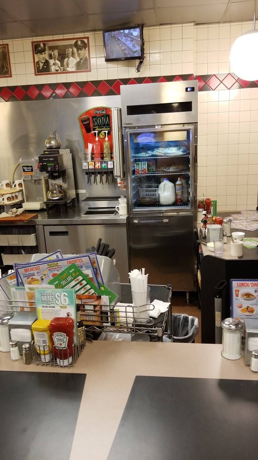 Waffle House | meal takeaway | 9184 Colerain Ave, Cincinnati, OH 45251, USA | 5132450302 OR +1 513-245-0302