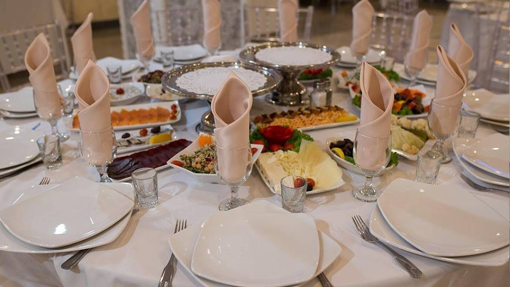 Amour Banquet Hall | restaurant | 1714 Ivar Ave, Los Angeles, CA 90028, USA | 3234642216 OR +1 323-464-2216