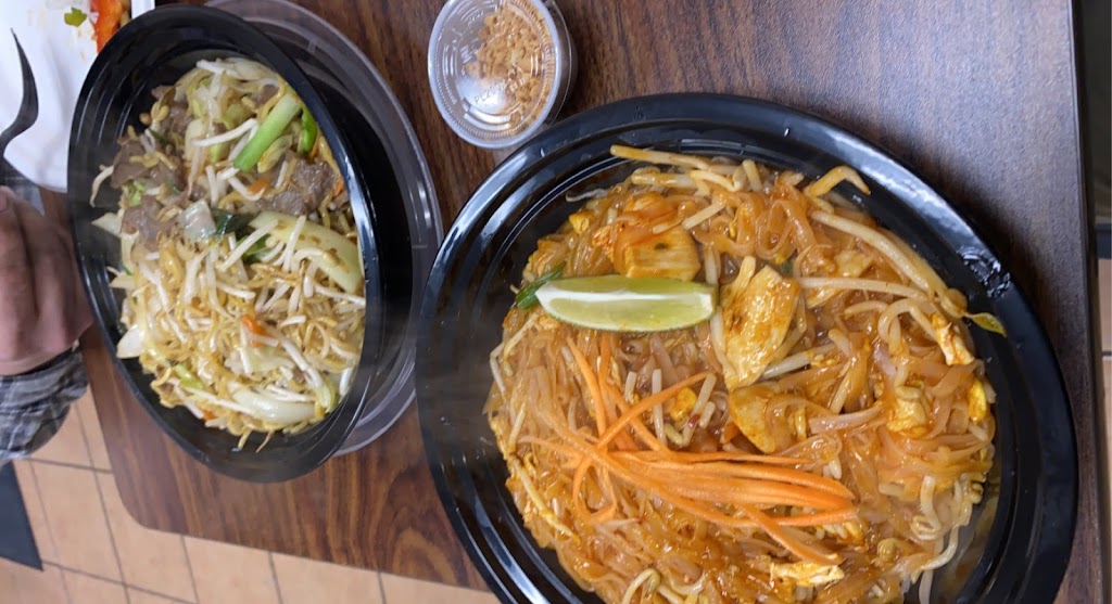 Moons Thai Cuisine | restaurant | 1700 E Thompson Blvd, Ventura, CA 93001, USA | 8056283272 OR +1 805-628-3272