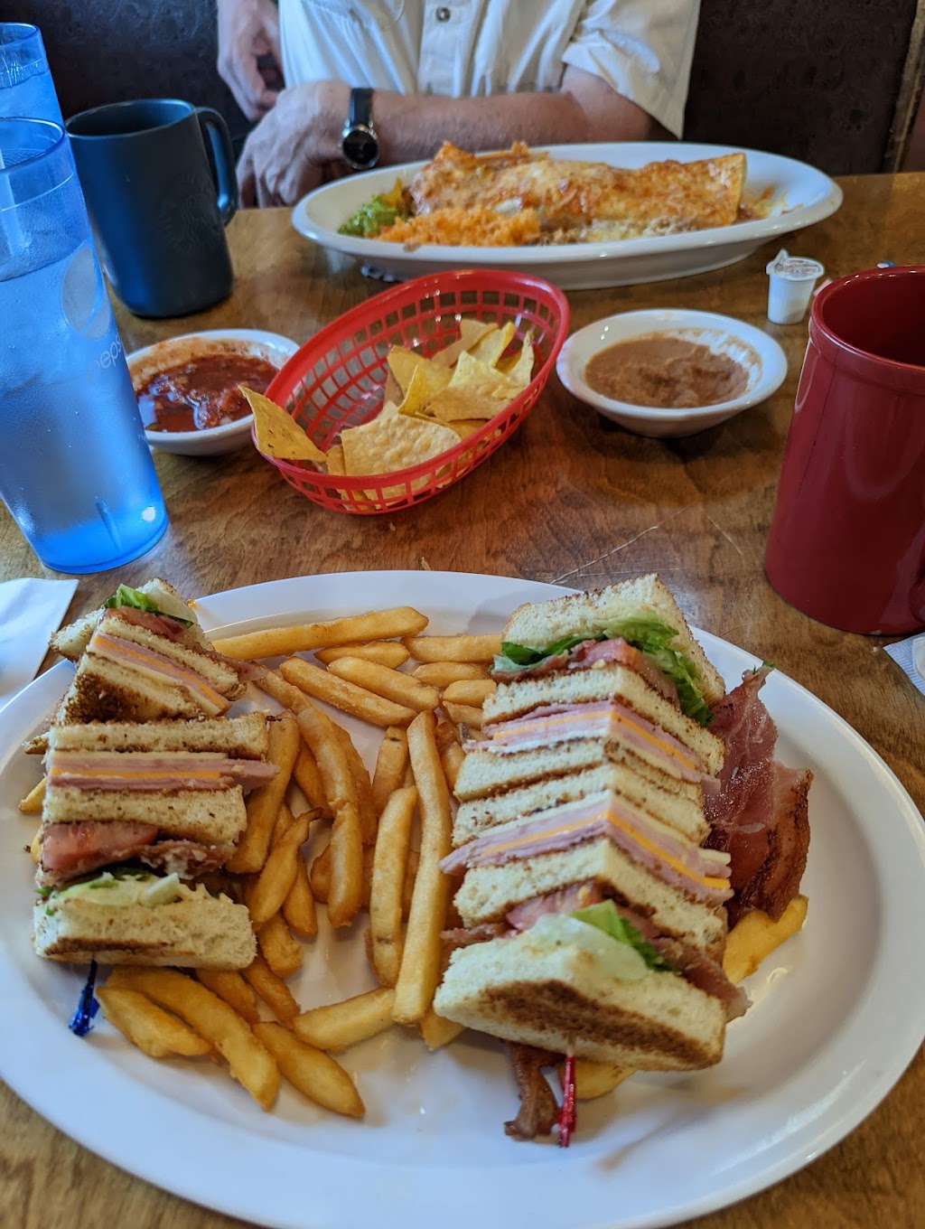 El Paso All American & Mexican restaurant | restaurant | 240 Bear River Dr, Evanston, WY 82930, USA | 3077895555 OR +1 307-789-5555