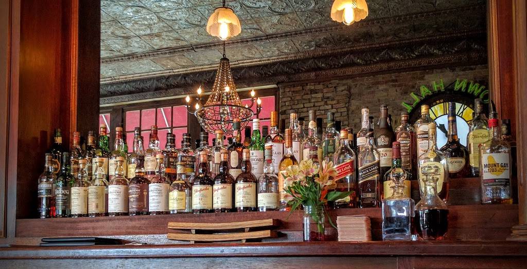 Town Hall Brewery | restaurant | 1430 S Washington Ave, Minneapolis, MN 55454, USA | 6123398696 OR +1 612-339-8696