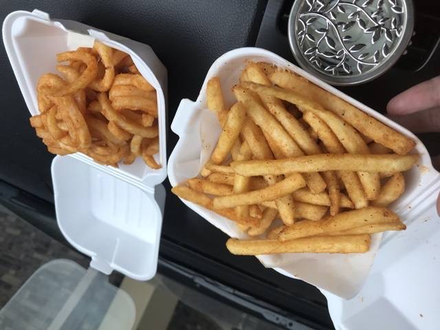 Leftys Cheesesteak South Lyon | restaurant | 399 S Lafayette St, South Lyon, MI 48178, USA | 2485737370 OR +1 248-573-7370