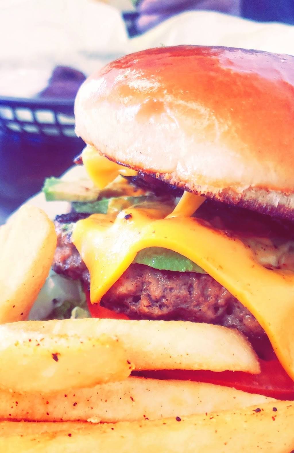 James burger | restaurant | 1431 James Rd, Bakersfield, CA 93308, USA | 6612433239 OR +1 661-243-3239