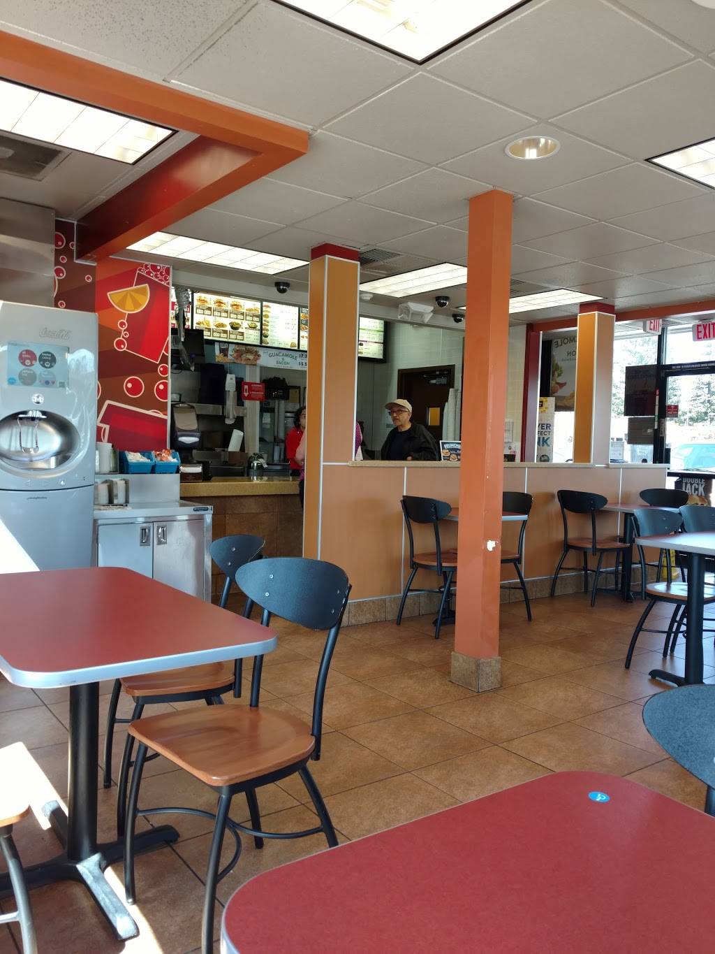 Jack in the Box | restaurant | 13421 E Lincoln Way, Auburn, CA 95603, USA | 5308880750 OR +1 530-888-0750